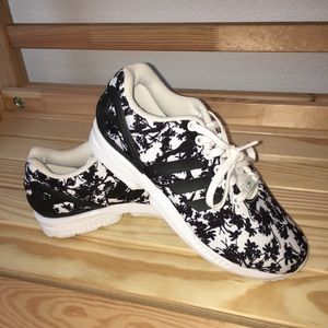 Adidas flower torsion